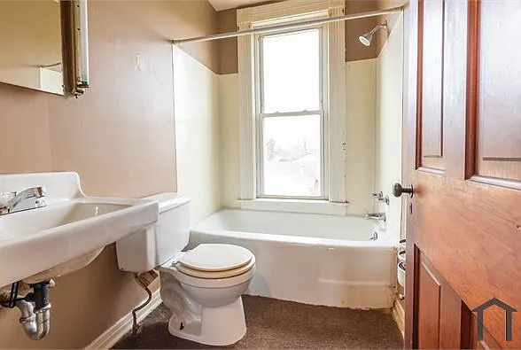 2 bed, $1,100 — Photo 3