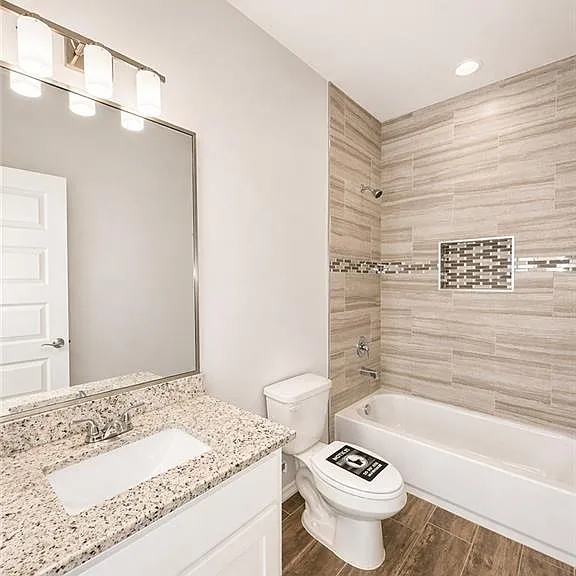 4901 N Winona Dr #3 — Photo 9