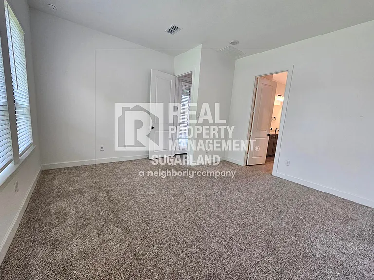 1414 Emma Lake Dr — Photo 52