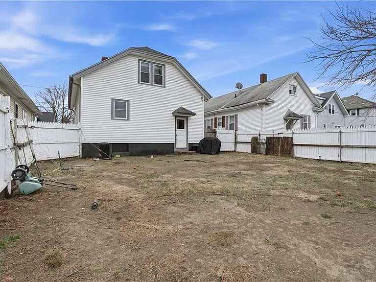 44 Holburn Ave — Photo 27