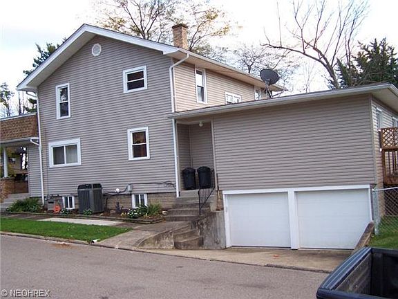3rd image of 911 N 7th St