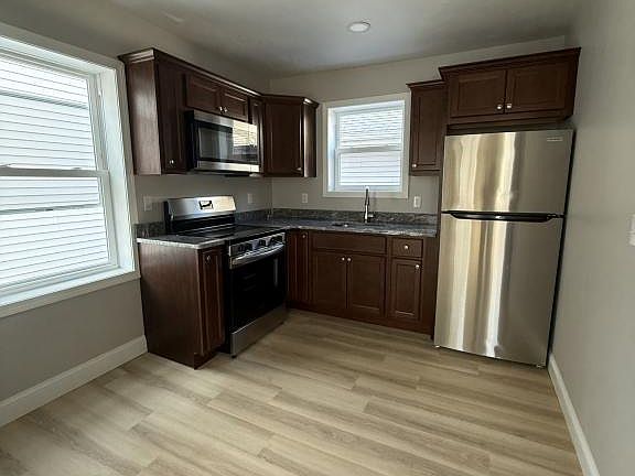 3rd image of 169 Grant St