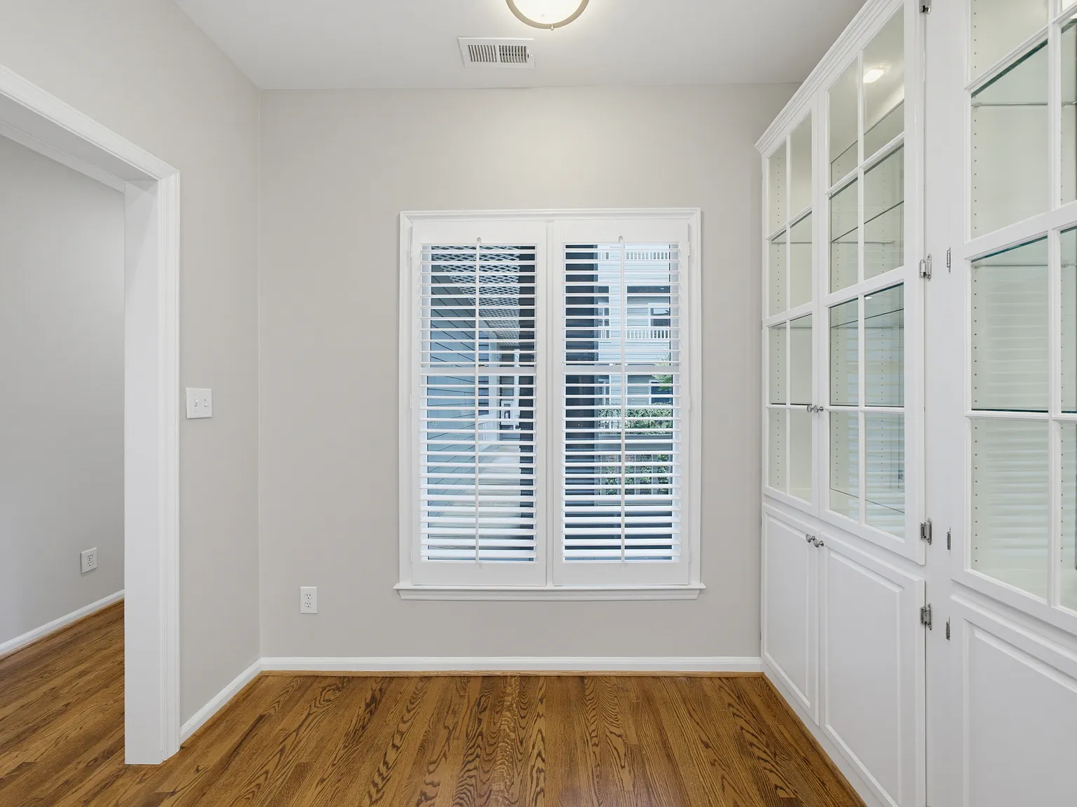 3 bed, 1400 sqft, $2,800 — Photo 4