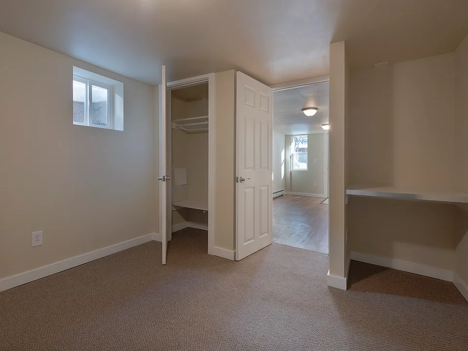 905 Euclid Avenue Bedroom