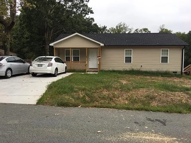 160 Spring Garden Cir — Photo 1