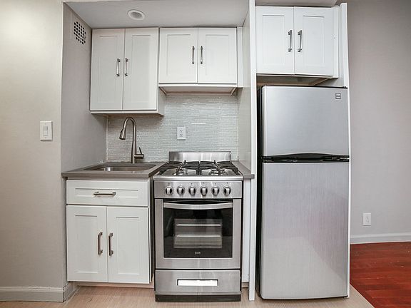 5th image of 2162 Frederick Douglass Blvd #3O