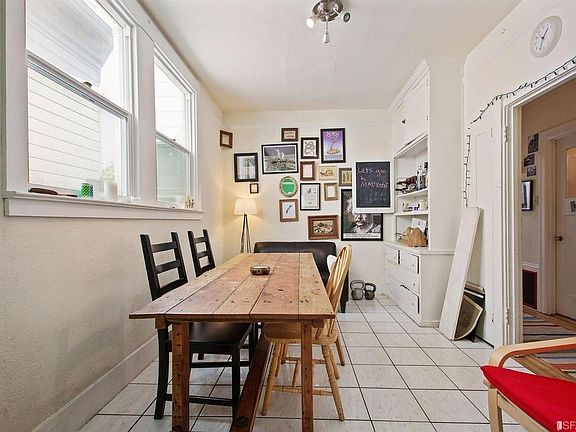 3rd image of 1013 Divisadero St