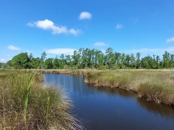 206 Jonaquins Drive, Beaufort, NC 28516