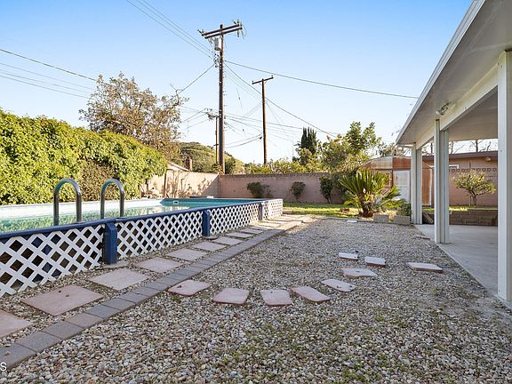 5th image of 922 S Calmgrove Ave