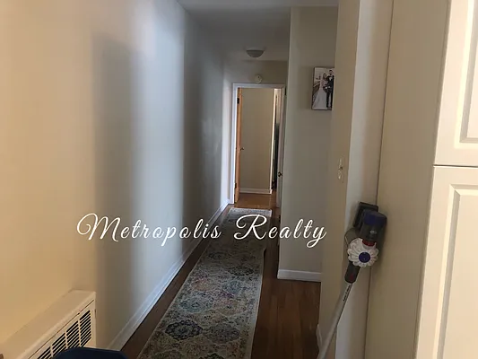 Rented by Metropolis International Realty Inc. | media 13