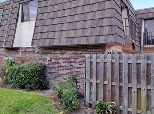 1570 Forest Lakes Cir APT B, West Palm Beach, FL 33406