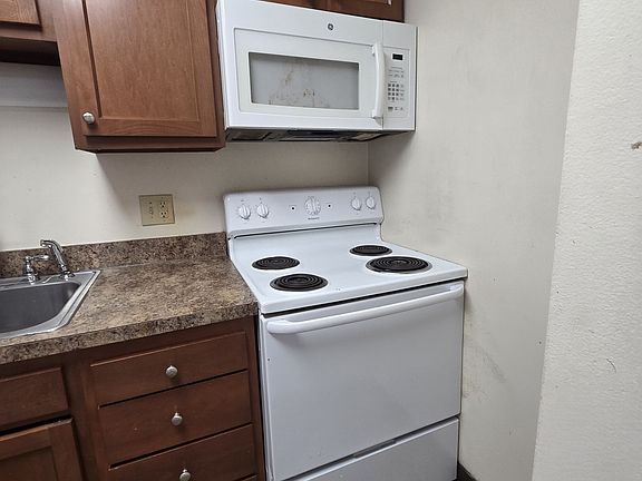 2nd image of 2222 Canyon Tree Dr