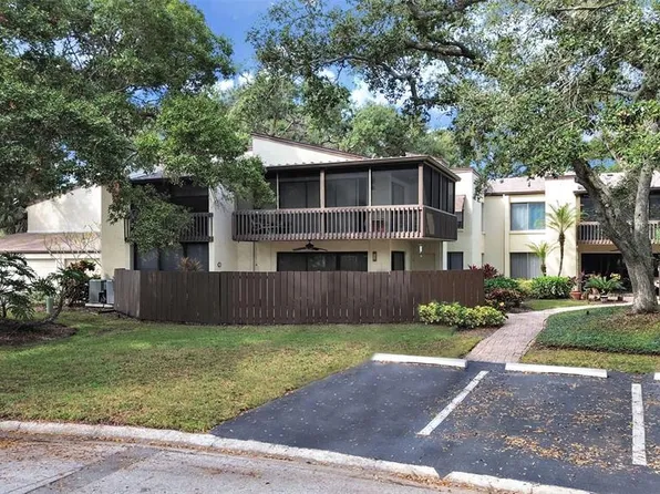 700 Starkey Rd APT 511, Largo, FL 33771