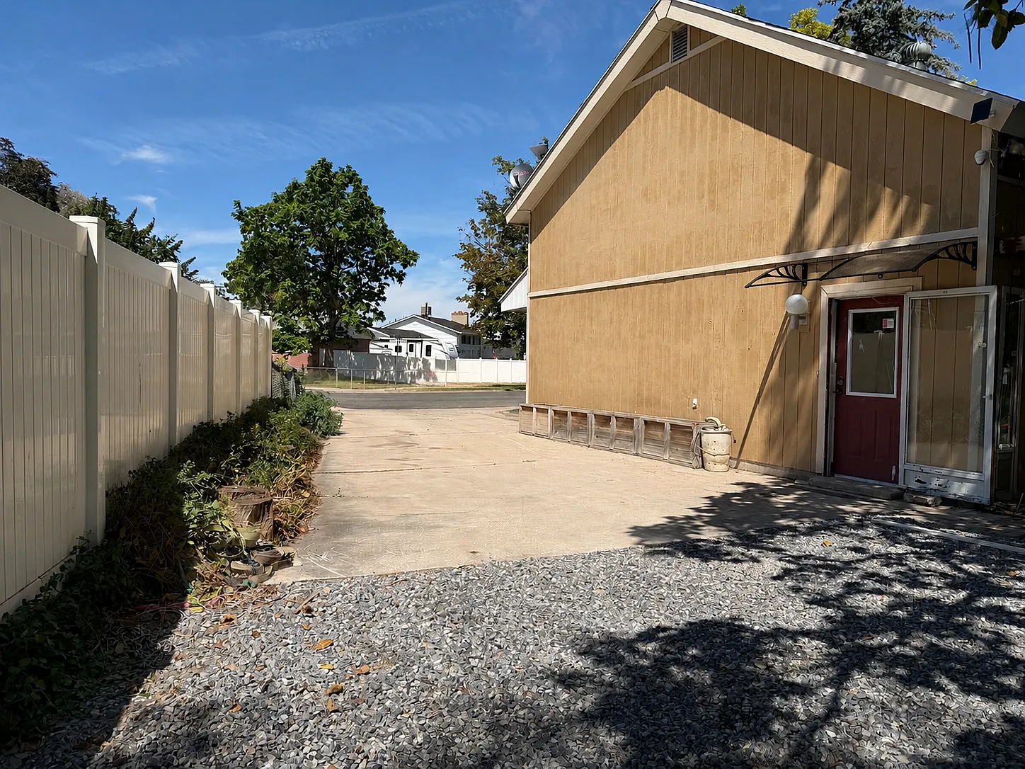 6 bed, 3400 sqft, $700 — Photo 4