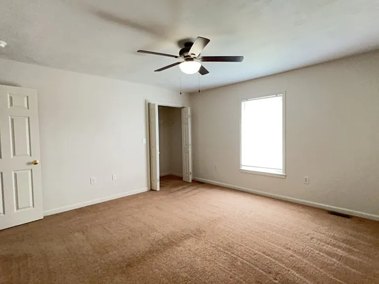 220-240 E Augusta Ave — Photo 15