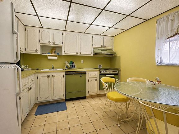 4th image of 410 SE 2nd St APT 305