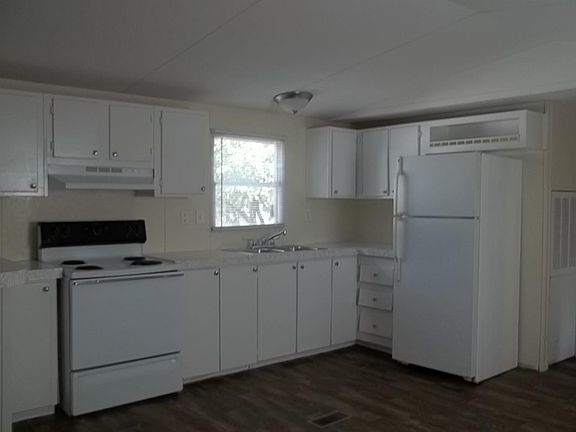 3rd image of 1104 Venture Ln