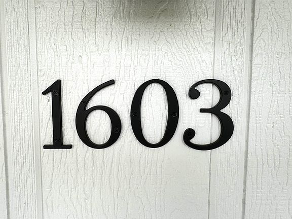 2nd image of 1603 W Glen Blvd