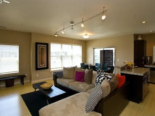 600 NW Adwick Dr, Hillsboro, OR 97006