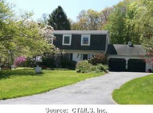 10 Mohawk Dr, Niantic, CT 06357