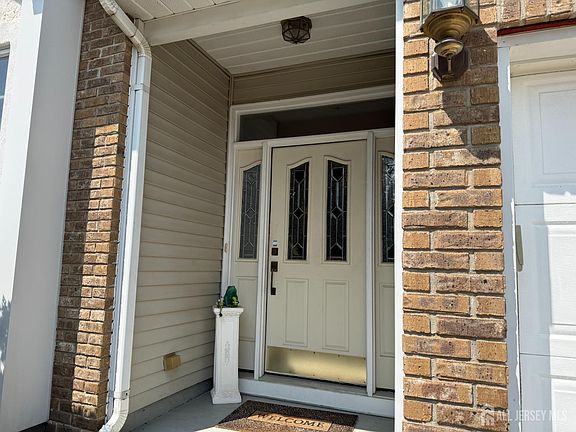 2nd image of 8 Wakefield Ct