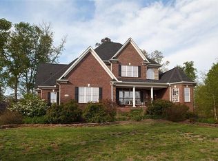 4078 Rainbow Hills Dr, Hickory, NC 28602