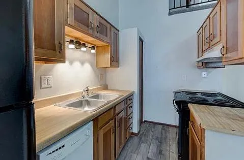 413 Country Club Dr — Photo 3