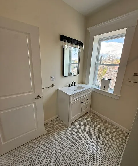 468 W Ferry St #3 — Photo 11