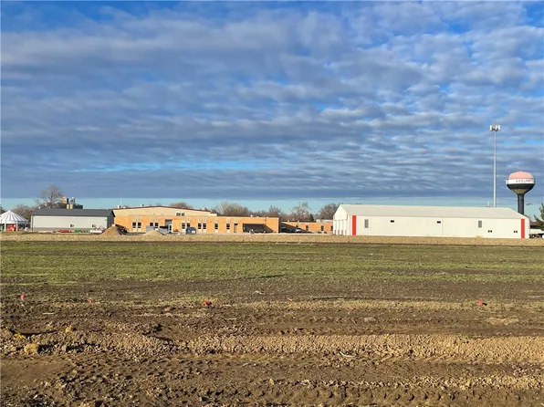 9 Baxmeyer Ln, Assumption, IL 62510