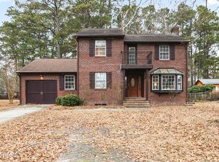909 Welsh Ln, Jacksonville, NC 28546