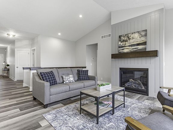 5th image of 10027 Strawberry Ln