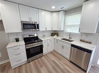 167 Launch Landing Rd, Moyock, NC 27958