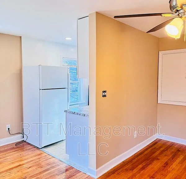 908 Hudson Ave #6 — Photo 7