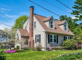 31 1/2 Worcester St, Taunton, MA 02780