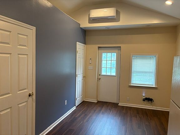 2nd image of 203 Brookside Dr #2
