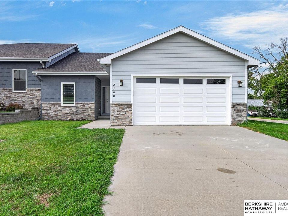 1st image of 2708 Viking Cir