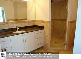 3rd image of 728 NE 15th Ave