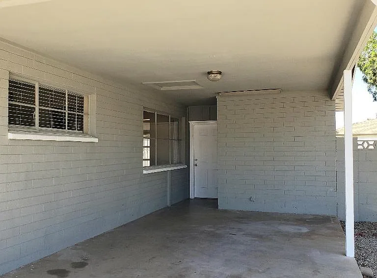 CARPORT