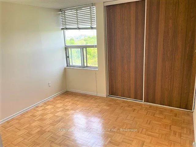 20 Edgecliff Golfway E #1209 — Photo 5