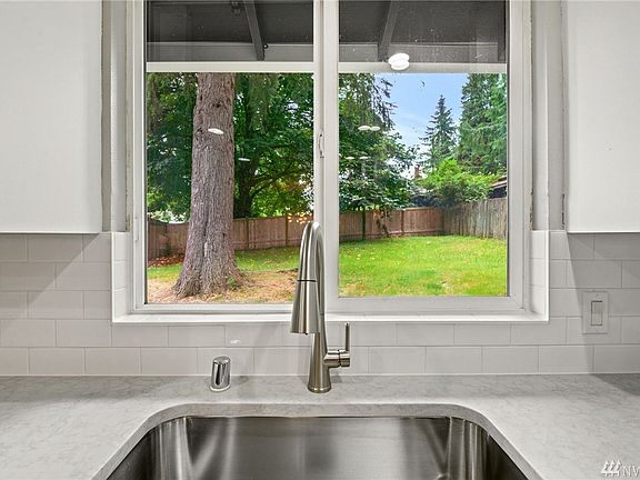 5th image of 8829 15th Pl SE