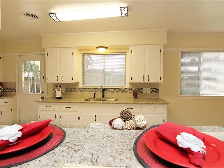 8526 Friendship Rd — Photo 6