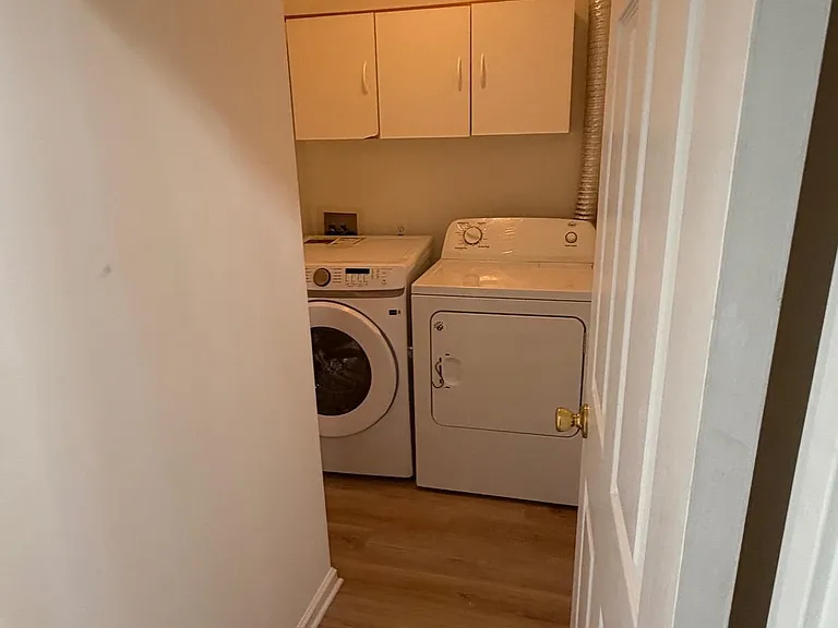 21779 Brondesbury Park Ter — Photo 23