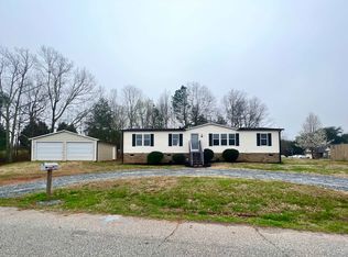 477 Belcher Rd, Campobello, SC 29322