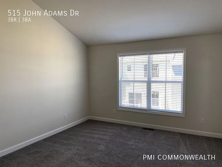 515 John Adams Dr — Photo 4