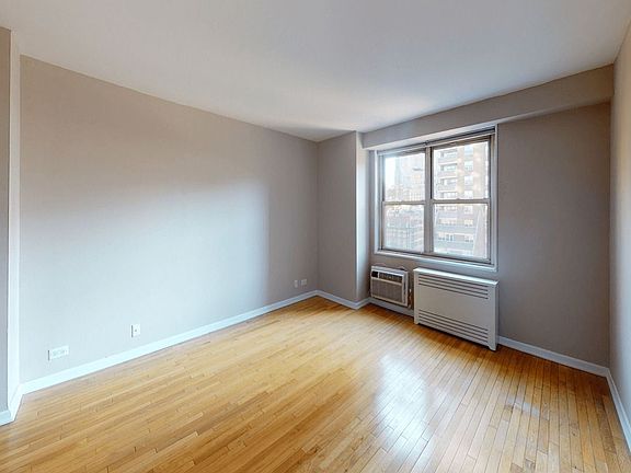 4th image of 80 N Moore St #8010B