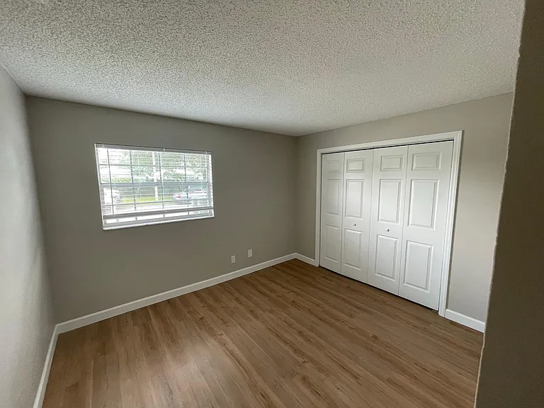 511 Duchess Ct #4 — Photo 11