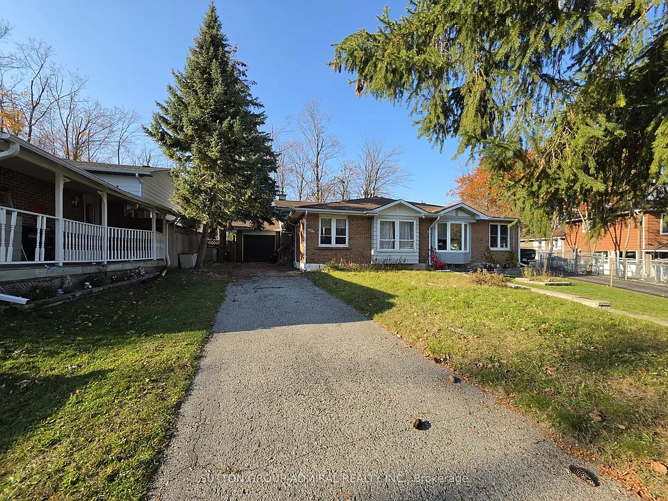 21 Ashdale Ct