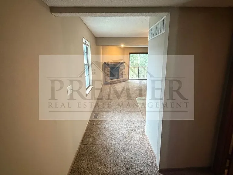 3 bd/1.5 ba townhome - 3556 NE Independence Ave, Lee's Summit, MO 64064 // Rent $1425 (end unit) — Photo 3