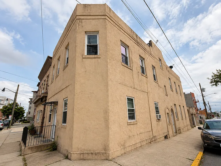 246 Walker St #3 — Photo 1