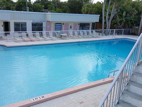 4th image of 908 Villas Dr Unit 69